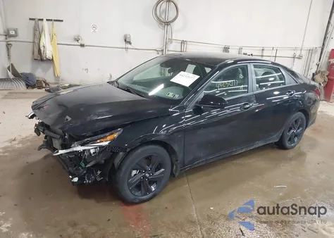 2023 Hyundai Elantra Sel z USA, uszkodzony, nr VIN 5NPLM4AG9PH087690